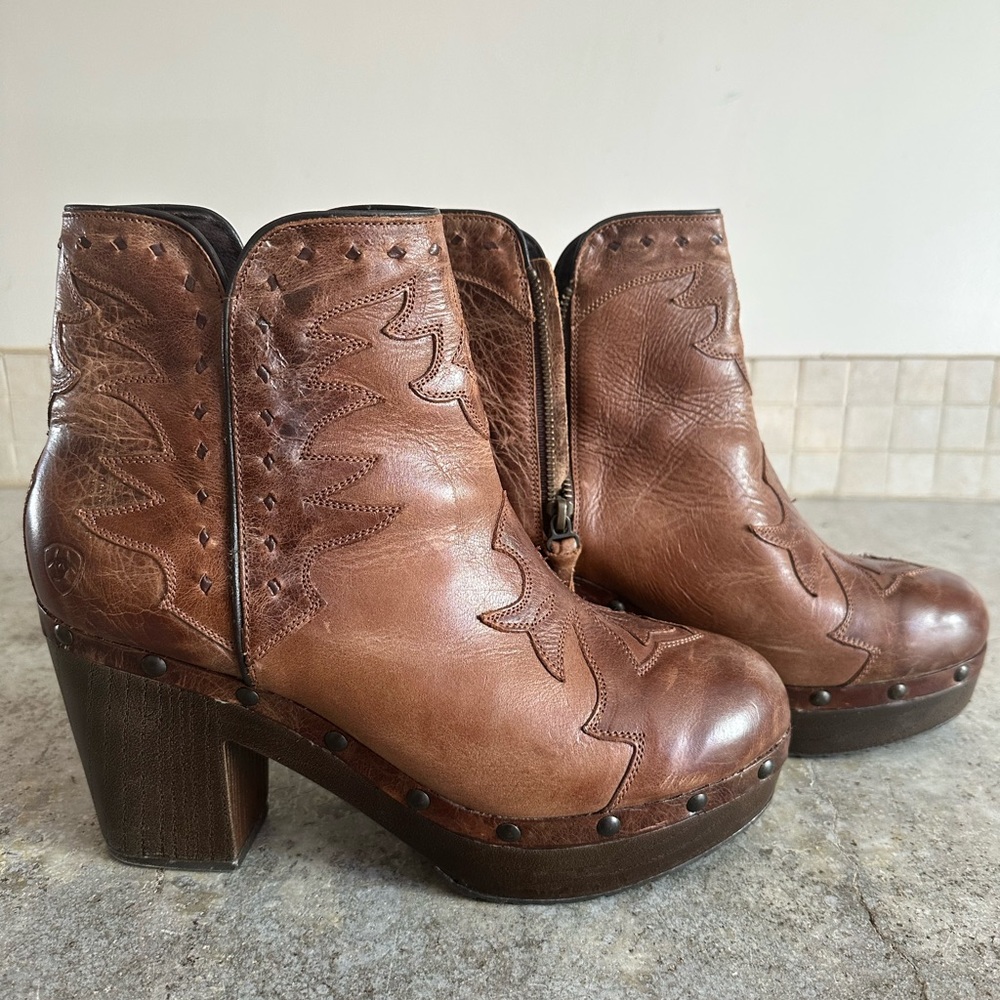 Ariat Tan/Brown Leather Western Studded Platform Ankle Boots